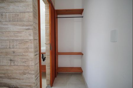 Corredor de apartamento para alugar com 1 quarto, 30m² em Serraria, São José