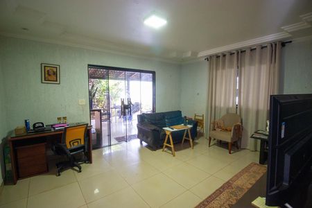 Casa de Condomínio à venda com 5 quartos, 400m² em Guara, Brasília