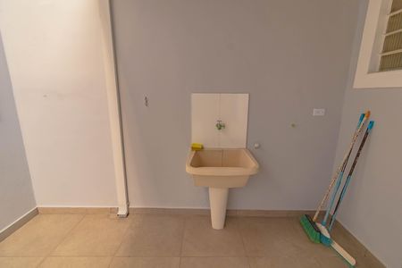 Casa à venda com 150m², 2 quartos e 3 vagas Casa à venda com 150m², 2 quartos e 3 vagasÁrea de Serviço