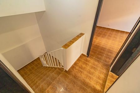 Escadas de casa à venda com 2 quartos, 150m² em Jardim Oriental, São Paulo