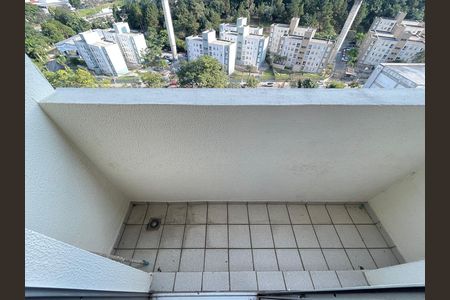 Varanda de apartamento para alugar com 3 quartos, 60m² em Conjunto Promorar Raposo Tavares, São Paulo
