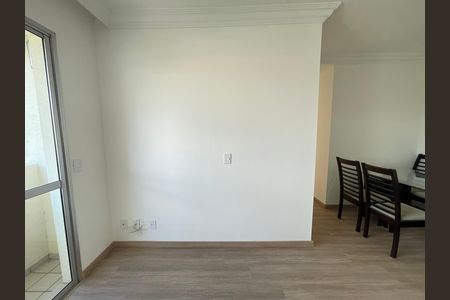 Sala de apartamento para alugar com 3 quartos, 60m² em Conjunto Promorar Raposo Tavares, São Paulo