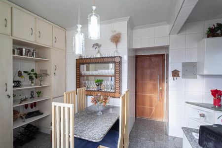 Apartamento à venda com 133m², 3 quartos e 1 vaga Apartamento à venda com 133m², 3 quartos e 1 vagaCozinha e Área de Serviço