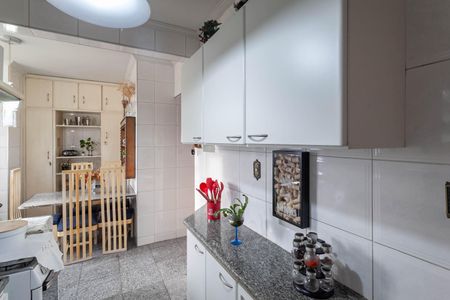 Apartamento à venda com 133m², 3 quartos e 1 vaga Apartamento à venda com 133m², 3 quartos e 1 vagaCozinha e Área de Serviço