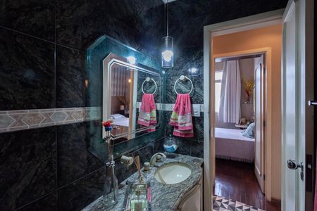 Apartamento à venda com 133m², 3 quartos e 1 vaga Apartamento à venda com 133m², 3 quartos e 1 vagaBanheiro social