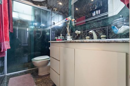 Apartamento à venda com 133m², 3 quartos e 1 vaga Apartamento à venda com 133m², 3 quartos e 1 vagaBanheiro social