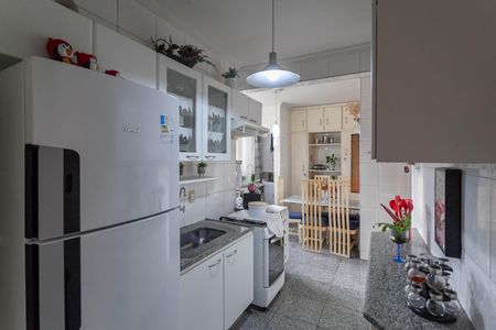 Apartamento à venda com 133m², 3 quartos e 1 vaga Apartamento à venda com 133m², 3 quartos e 1 vagaCozinha e Área de Serviço
