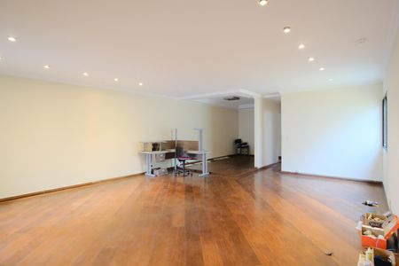 Casa para alugar com 500m², 5 quartos e 5 vagasSala