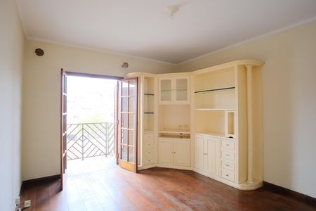 Casa para alugar com 500m², 5 quartos e 5 vagasSala de TV