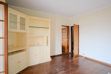 Casa para alugar com 500m², 5 quartos e 5 vagasSala de TV