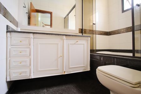 Casa para alugar com 500m², 5 quartos e 5 vagasBanheiro da Suíte 1
