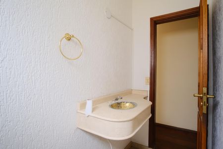 Casa para alugar com 500m², 5 quartos e 5 vagasLavabo