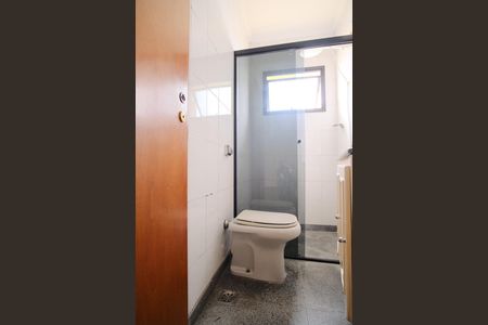 Casa para alugar com 500m², 5 quartos e 5 vagasBanheiro Social