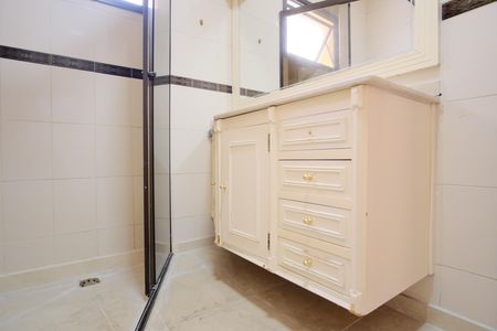 Casa para alugar com 500m², 5 quartos e 5 vagasBanheiro da Suíte 3