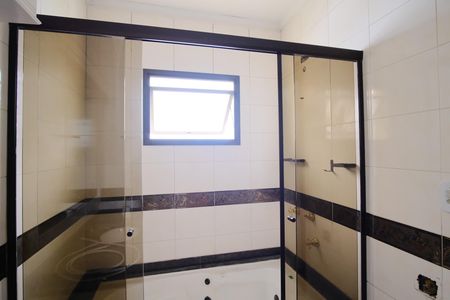 Casa para alugar com 500m², 5 quartos e 5 vagasBanheiro da Suíte 1