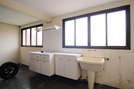 Casa para alugar com 500m², 5 quartos e 5 vagasÁrea de Serviço