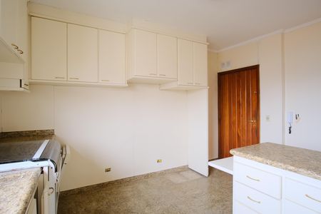 Casa para alugar com 500m², 5 quartos e 5 vagasCozinha