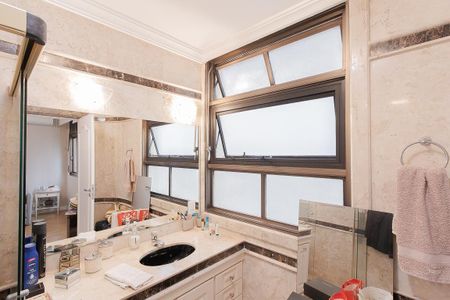 Apartamento para alugar com 420m², 3 quartos e 3 vagasBanheiro da Suíte 2