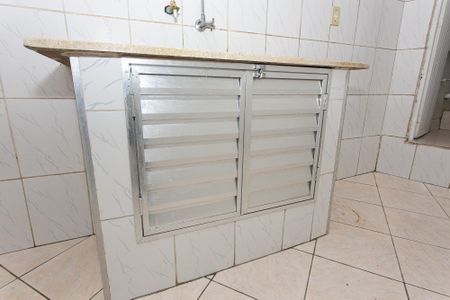 Casa de condomínio para alugar com 30m², 2 quartos e sem vaga Casa de condomínio para alugar com 30m², 2 quartos e sem vagaCozinha - Armário
