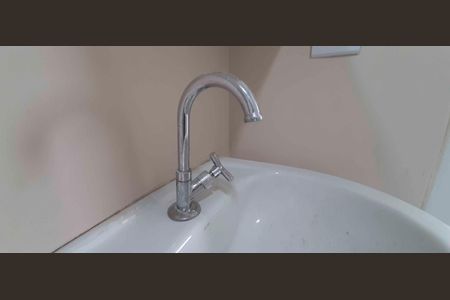 Banheiro de apartamento à venda com 2 quartos, 40m² em Jaguaribe, Osasco