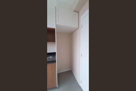 Apartamento à venda com 40m², 2 quartos e 1 vaga Apartamento à venda com 40m², 2 quartos e 1 vagaCozinha e Área de serviço