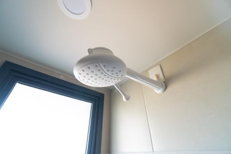 Banheiro de kitnet/studio para alugar com 1 quarto, 25m² em Chácara Inglesa, São Paulo