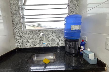 Cozinha de casa de condomínio para alugar com 2 quartos, 49m² em Vila Tupi, Praia Grande