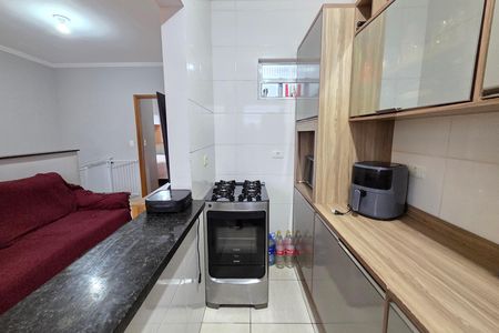 Cozinha de casa de condomínio para alugar com 2 quartos, 49m² em Vila Tupi, Praia Grande
