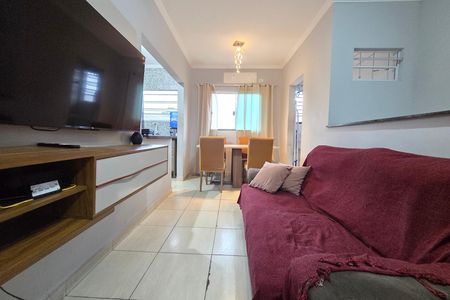 Sala de casa de condomínio para alugar com 2 quartos, 49m² em Vila Tupi, Praia Grande