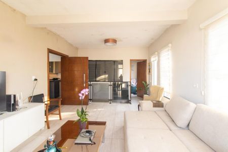 Sala de casa à venda com 3 quartos, 300m² em Sítio Cercado, Curitiba