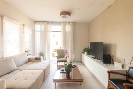 Sala de casa à venda com 3 quartos, 300m² em Sítio Cercado, Curitiba