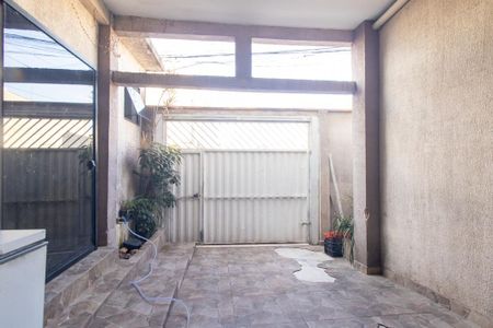Casa à venda com 300m², 3 quartos e 3 vagas Casa à venda com 300m², 3 quartos e 3 vagasÁrea externa