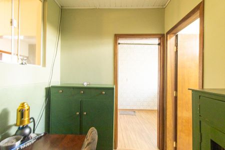 Casa à venda com 300m², 3 quartos e 3 vagas Casa à venda com 300m², 3 quartos e 3 vagasEscritorio