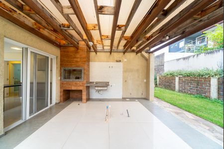 Casa de condomínio para alugar com 235m², 3 quartos e 2 vagas Casa de condomínio para alugar com 235m², 3 quartos e 2 vagasChurrasqueira