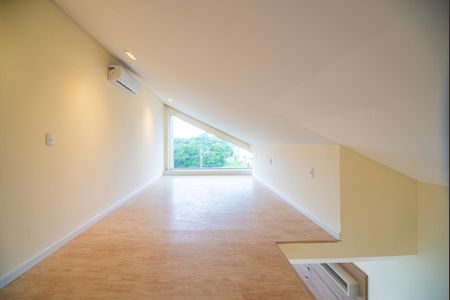 Casa de condomínio para alugar com 235m², 3 quartos e 2 vagas Casa de condomínio para alugar com 235m², 3 quartos e 2 vagasSala
