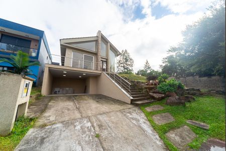 Casa de condomínio para alugar com 235m², 3 quartos e 2 vagas Casa de condomínio para alugar com 235m², 3 quartos e 2 vagasFachada