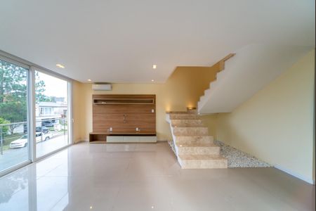 Sala de casa de condomínio para alugar com 3 quartos, 235m² em São Lucas, Viamão