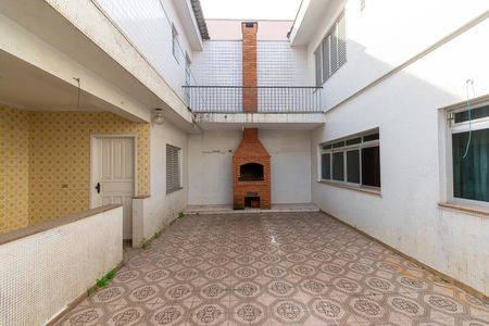 Casa para alugar com 400m², 4 quartos e 5 vagas Casa para alugar com 400m², 4 quartos e 5 vagasQuintal
