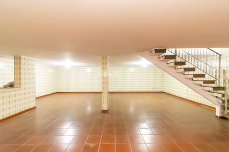 Casa para alugar com 400m², 4 quartos e 5 vagas Casa para alugar com 400m², 4 quartos e 5 vagasGaragem