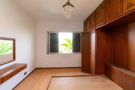 Casa para alugar com 400m², 4 quartos e 5 vagas Casa para alugar com 400m², 4 quartos e 5 vagasSuíte 2