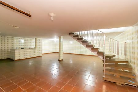 Casa para alugar com 400m², 4 quartos e 5 vagas Casa para alugar com 400m², 4 quartos e 5 vagasGaragem