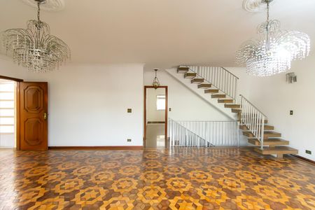 Casa para alugar com 400m², 4 quartos e 5 vagas Casa para alugar com 400m², 4 quartos e 5 vagasSala