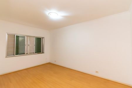 Casa para alugar com 400m², 4 quartos e 5 vagas Casa para alugar com 400m², 4 quartos e 5 vagasQuarto 2