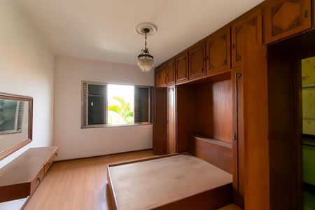 Casa para alugar com 400m², 4 quartos e 5 vagas Casa para alugar com 400m², 4 quartos e 5 vagasSuíte 2