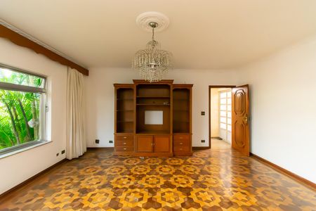 Casa para alugar com 400m², 4 quartos e 5 vagas Casa para alugar com 400m², 4 quartos e 5 vagasSala