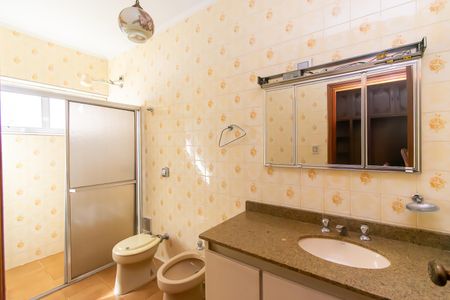 Casa para alugar com 400m², 4 quartos e 5 vagas Casa para alugar com 400m², 4 quartos e 5 vagasSuíte 1 - Banheiro