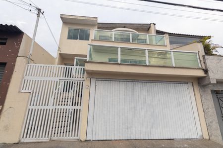 Casa à venda com 263m², 4 quartos e 2 vagas Casa à venda com 263m², 4 quartos e 2 vagasFachada
