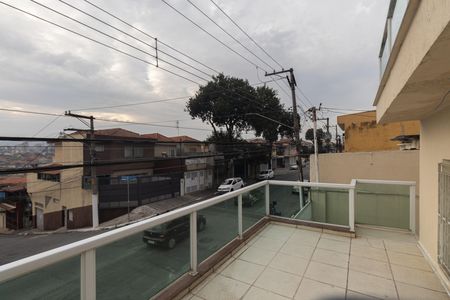 Casa à venda com 263m², 4 quartos e 2 vagas Casa à venda com 263m², 4 quartos e 2 vagasVaranda