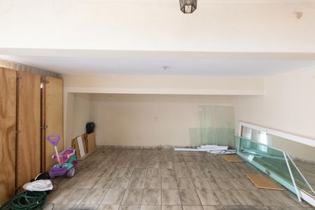 Casa à venda com 263m², 4 quartos e 2 vagas Casa à venda com 263m², 4 quartos e 2 vagasGaragem
