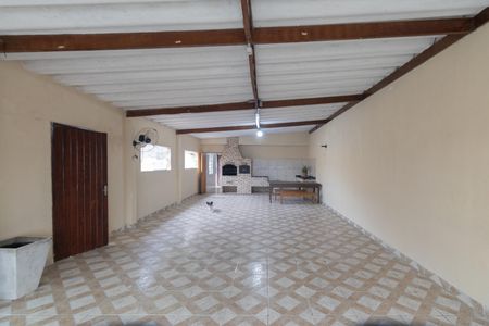 Casa à venda com 263m², 4 quartos e 2 vagas Casa à venda com 263m², 4 quartos e 2 vagasEspaço Gourmet